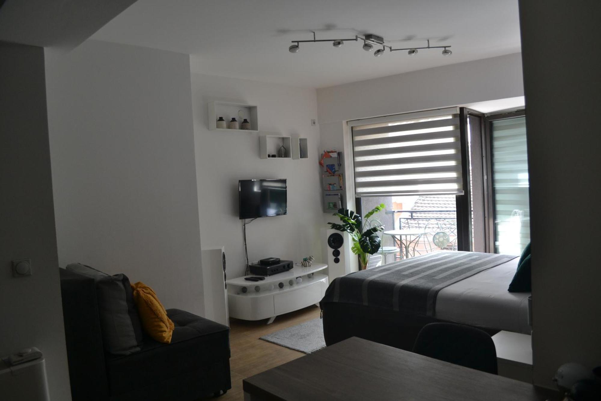 Urban Apartment Ni Buitenkant foto