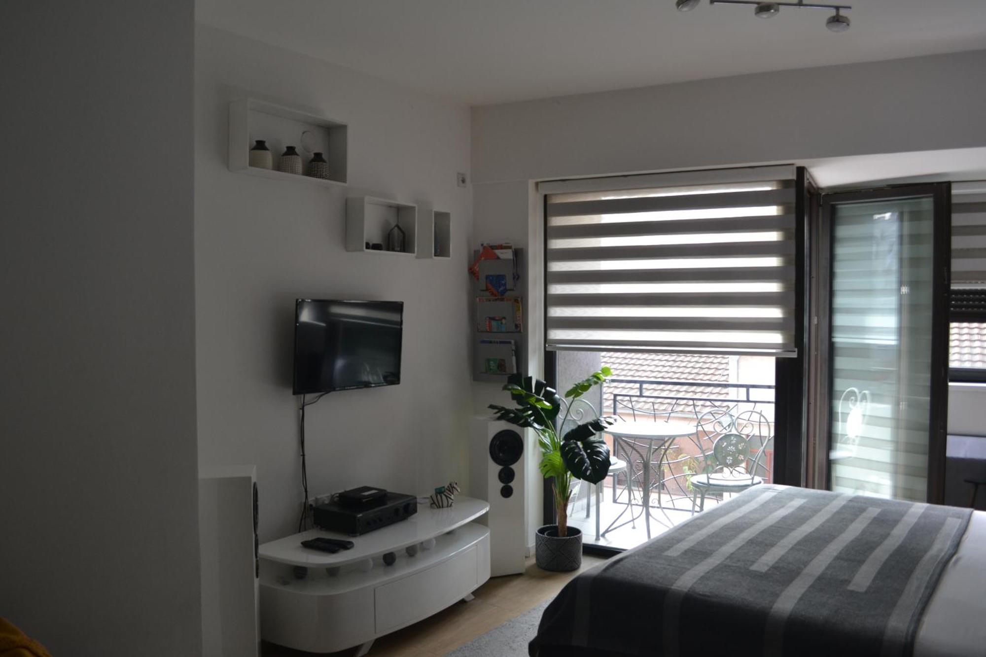 Urban Apartment Ni Buitenkant foto