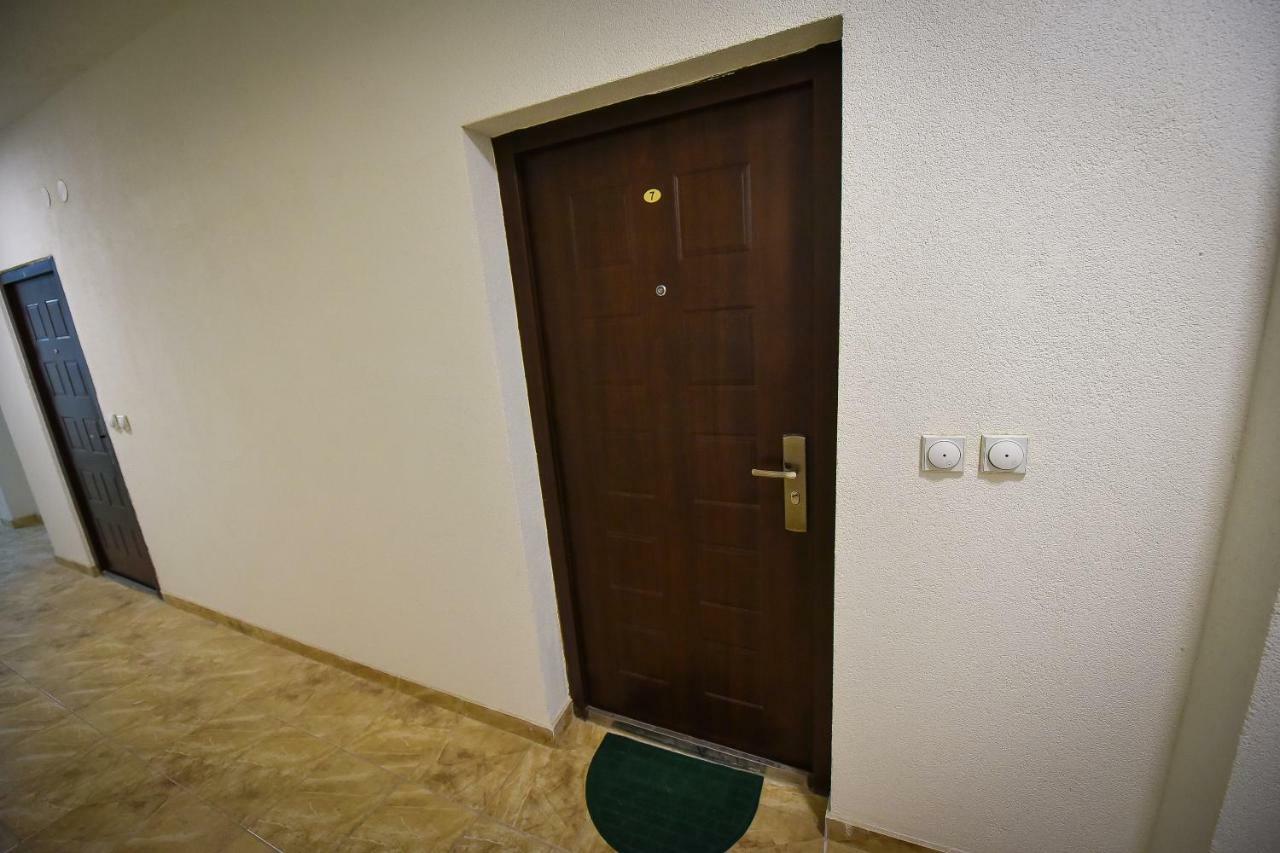 Urban Apartment Ni Buitenkant foto